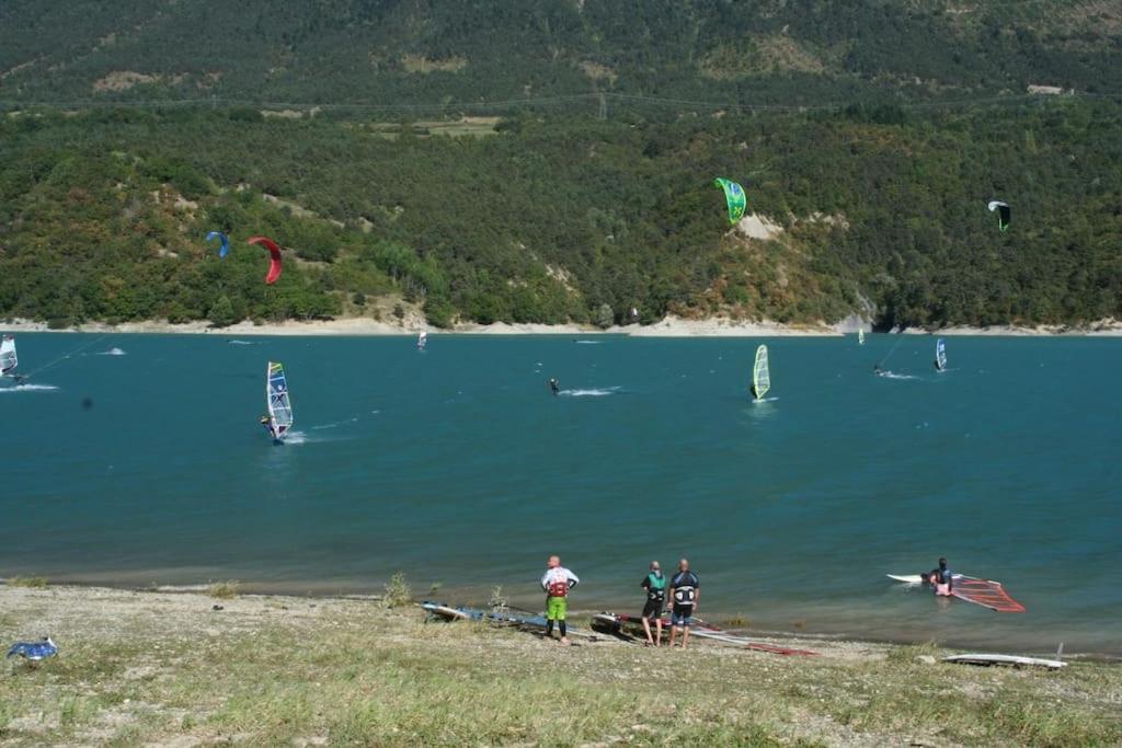 Gite De Charme : La Grange Au Lac Azur Treffort  Екстериор снимка