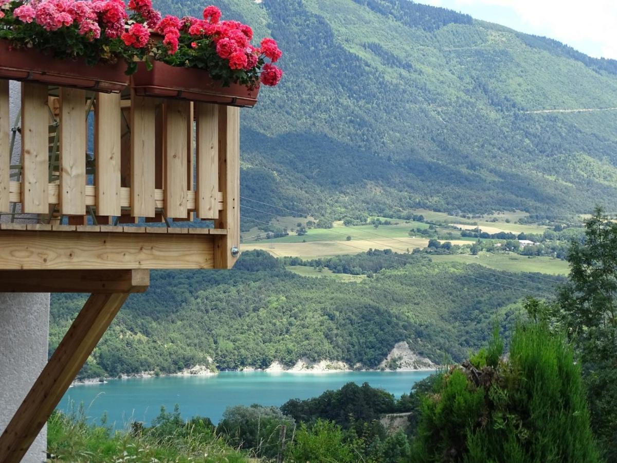 Gite De Charme : La Grange Au Lac Azur Treffort  Екстериор снимка