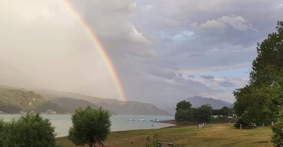 Gite De Charme : La Grange Au Lac Azur Treffort  Екстериор снимка